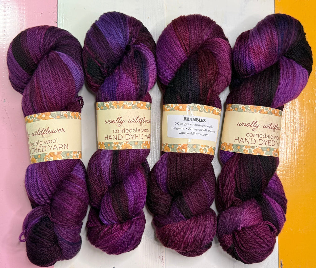 BRAMBLES corriedale DK yarn